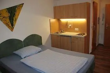 Hotel Boardinghouse Mitterweg 5 & 13